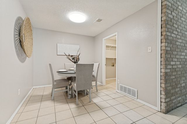 3217 Green Ridge Street, Fort Worth, TX 76133