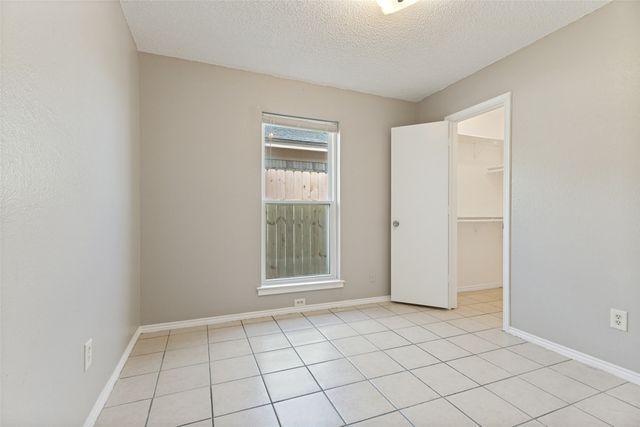 3217 Green Ridge Street, Fort Worth, TX 76133