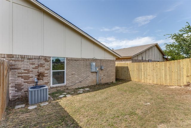 3217 Green Ridge Street, Fort Worth, TX 76133