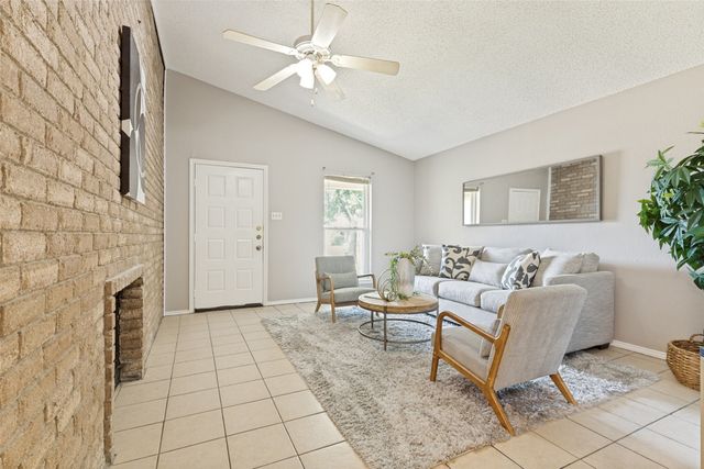 3217 Green Ridge Street, Fort Worth, TX 76133