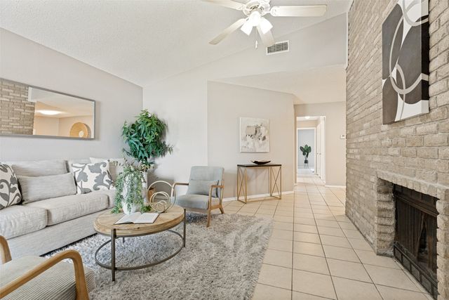 3217 Green Ridge Street, Fort Worth, TX 76133