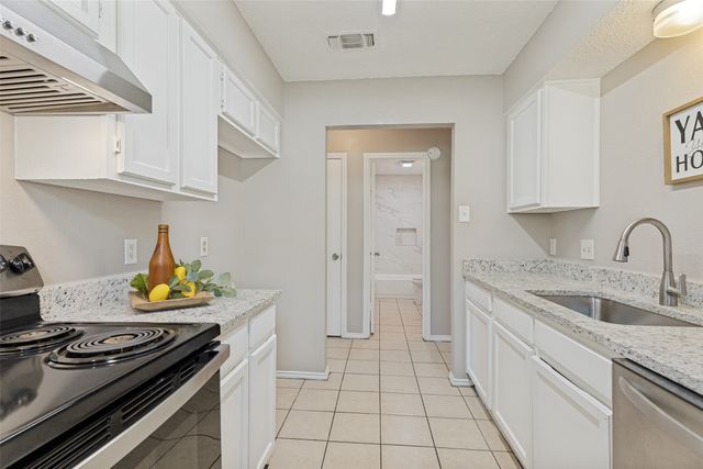 3217 Green Ridge Street, Fort Worth, TX 76133