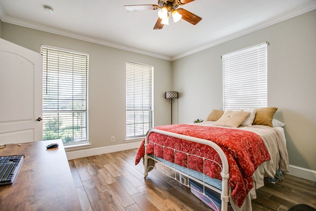 Image 13 of property listing at 2003 N 11th St, Ballinger, TX 76821