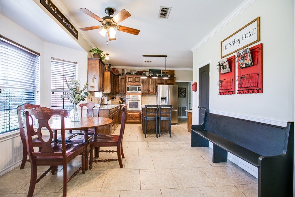 Image 18 of property listing at 2003 N 11th St, Ballinger, TX 76821
