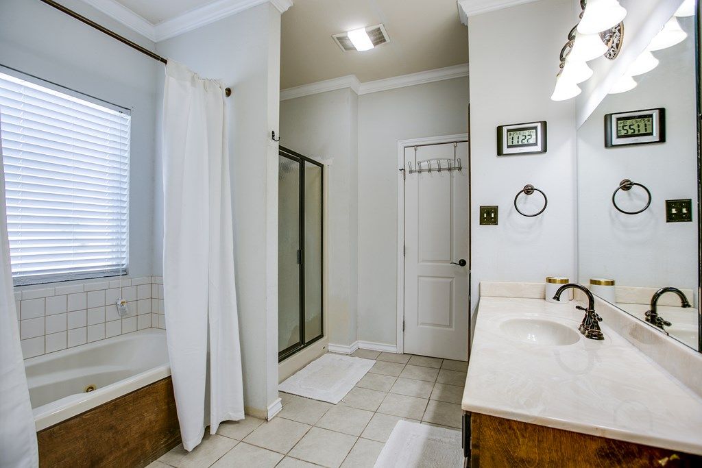 Image 25 of property listing at 2003 N 11th St, Ballinger, TX 76821