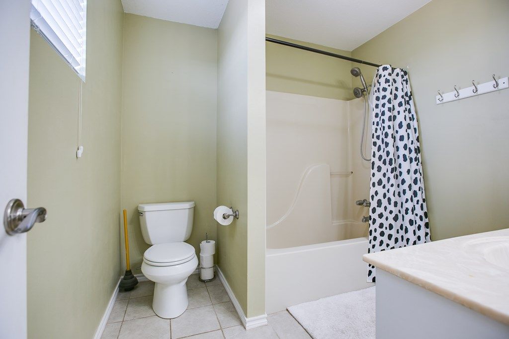 Image 33 of property listing at 2003 N 11th St, Ballinger, TX 76821