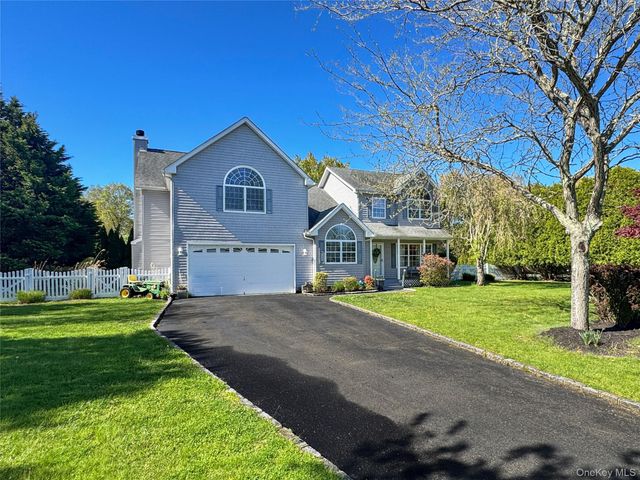 15 Whitetail Court, Center Moriches, NY 11934