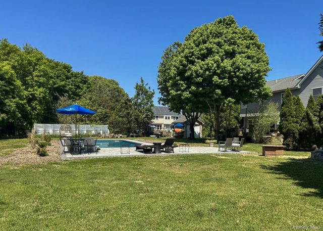 15 Whitetail Court, Center Moriches, NY 11934
