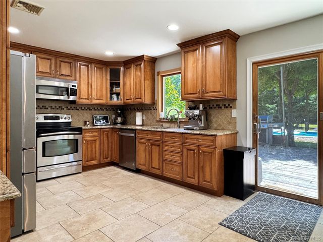 15 Whitetail Court, Center Moriches, NY 11934