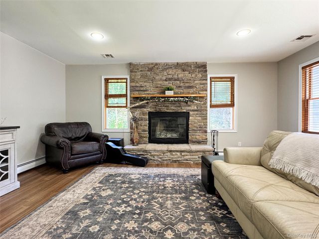 15 Whitetail Court, Center Moriches, NY 11934