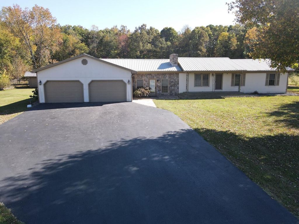 544 Miller-Short Road, Russell Springs, KY 42642