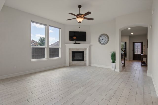 3207 Woodford Drive, Mansfield, TX 76084