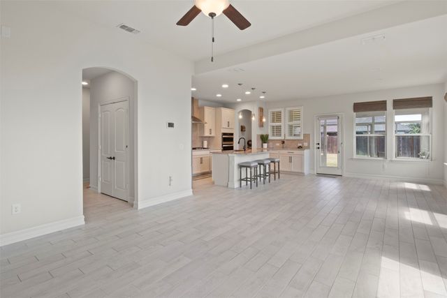 3207 Woodford Drive, Mansfield, TX 76084