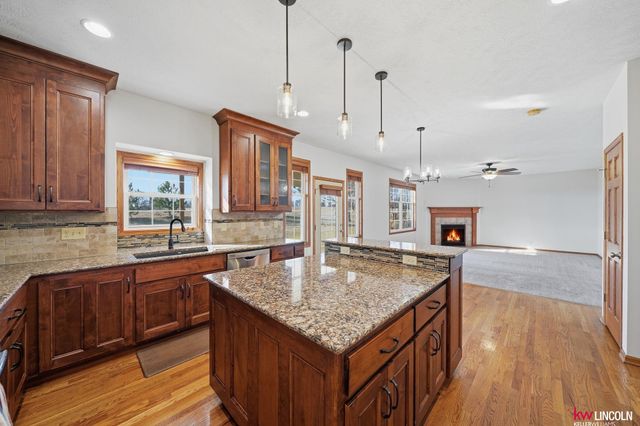 6851 Shadow Ridge Road, Lincoln, NE 68512