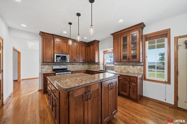 6851 Shadow Ridge Road, Lincoln, NE 68512