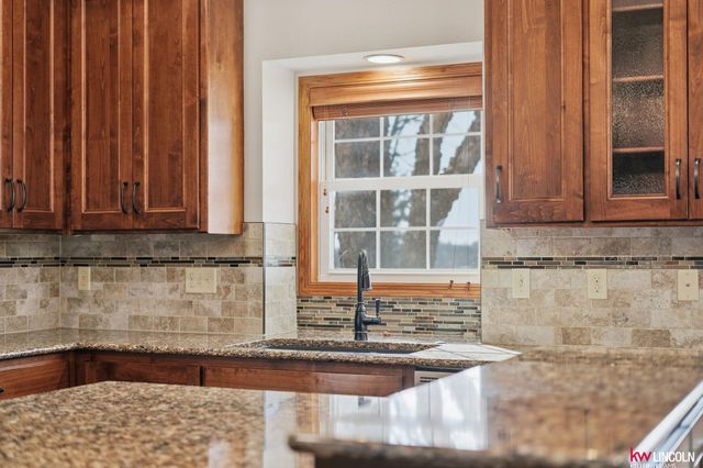 6851 Shadow Ridge Road, Lincoln, NE 68512