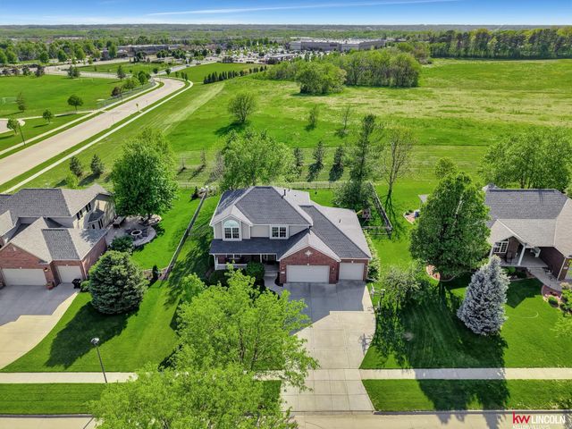 6851 Shadow Ridge Road, Lincoln, NE 68512