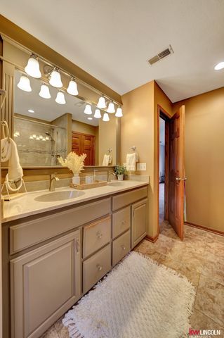 6851 Shadow Ridge Road, Lincoln, NE 68512