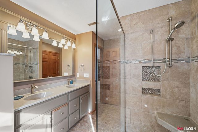 6851 Shadow Ridge Road, Lincoln, NE 68512