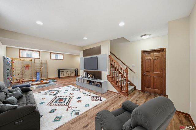 6851 Shadow Ridge Road, Lincoln, NE 68512