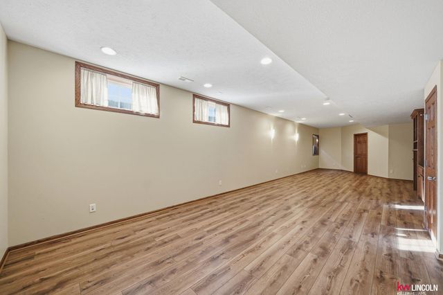 6851 Shadow Ridge Road, Lincoln, NE 68512