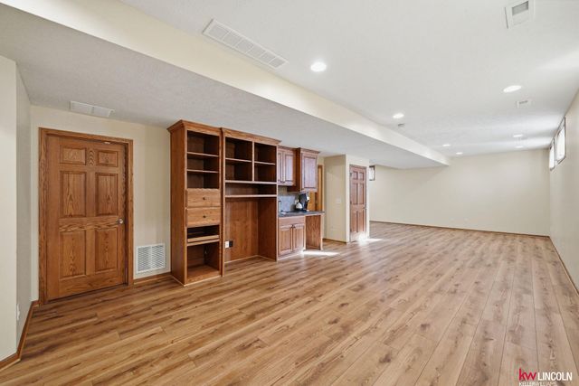 6851 Shadow Ridge Road, Lincoln, NE 68512