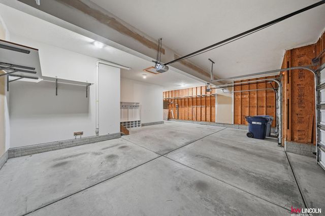 6851 Shadow Ridge Road, Lincoln, NE 68512