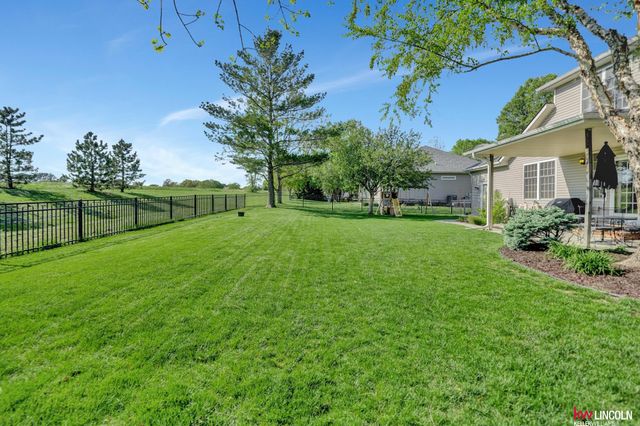 6851 Shadow Ridge Road, Lincoln, NE 68512