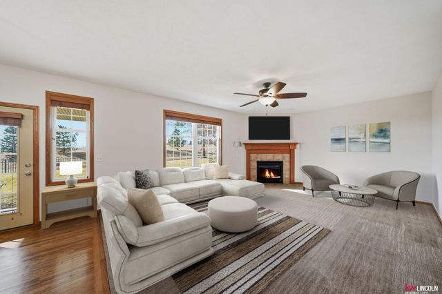 6851 Shadow Ridge Road, Lincoln, NE 68512