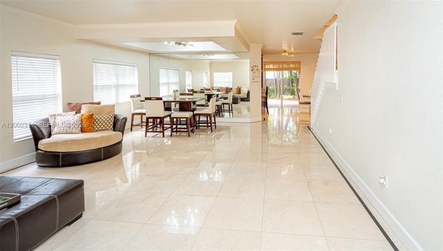 6772 NW 111th Ave, Doral, FL 33178