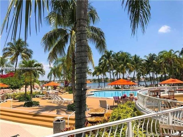 6772 NW 111th Ave, Doral, FL 33178