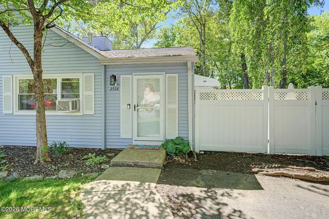 2528 Lexington Court, Jackson, NJ 08527