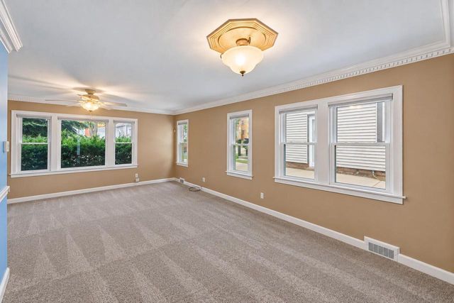 1530 S 90th STREET, West Allis, WI 53214