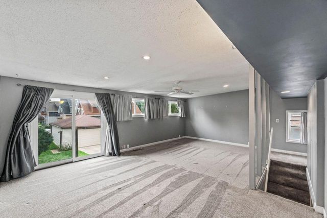 1530 S 90th STREET, West Allis, WI 53214