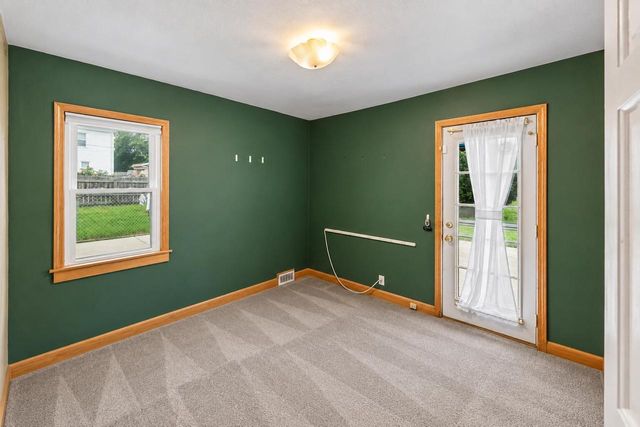 1530 S 90th STREET, West Allis, WI 53214