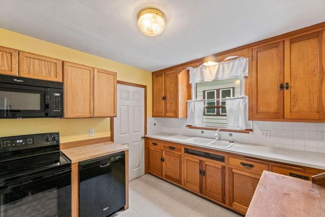 1530 S 90th STREET, West Allis, WI 53214