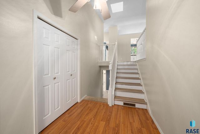 1304 N Tahoe Trl, Sioux Falls, SD 57110