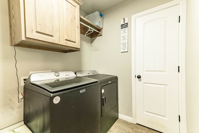 250 Poinsetta Drive, Palmer, TX 75152