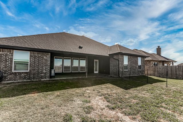 250 Poinsetta Drive, Palmer, TX 75152
