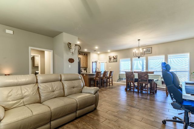 250 Poinsetta Drive, Palmer, TX 75152