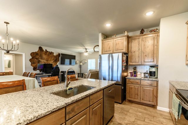 250 Poinsetta Drive, Palmer, TX 75152