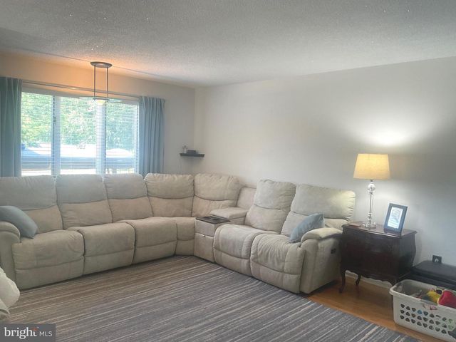 560 TROON RD, Dover, DE 19904