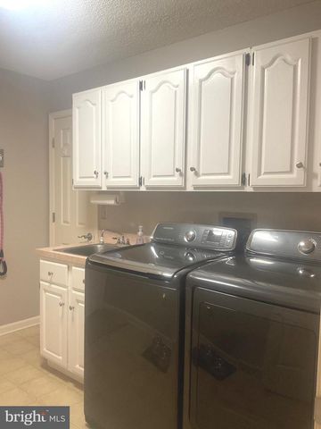 560 TROON RD, Dover, DE 19904