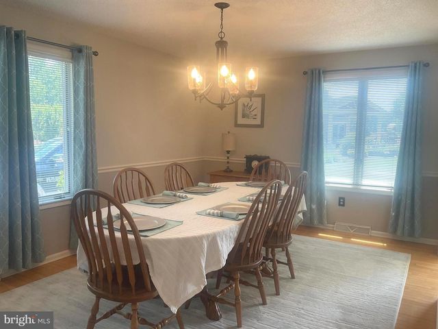 560 TROON RD, Dover, DE 19904