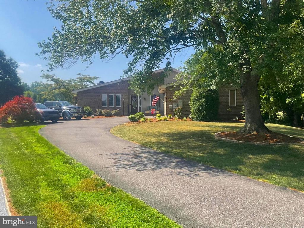 560 TROON RD, Dover, DE 19904