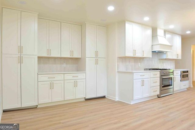 5250 Beech Forest Drive SW, Lilburn, GA 30047