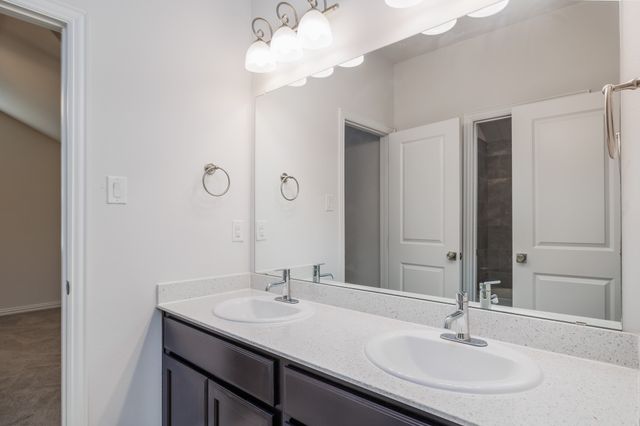 336 Emerald Creek Drive, Fort Worth, TX 76131