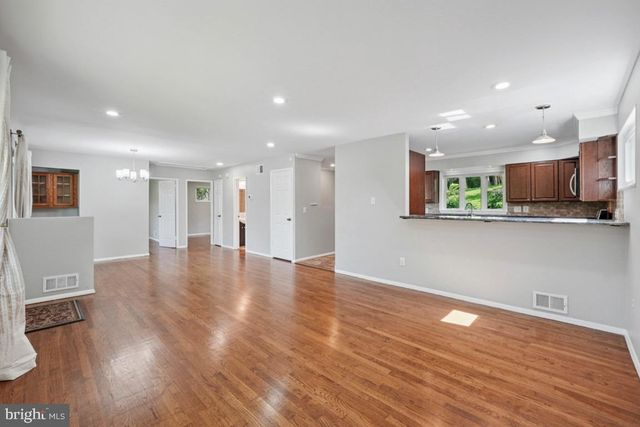 4065 TANEY AVE, Alexandria, VA 22304