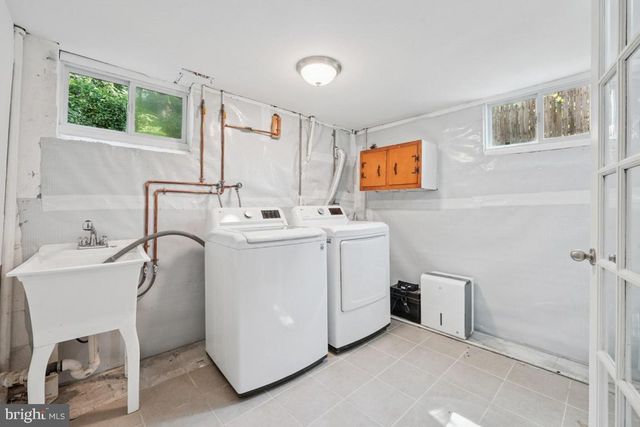 4065 TANEY AVE, Alexandria, VA 22304