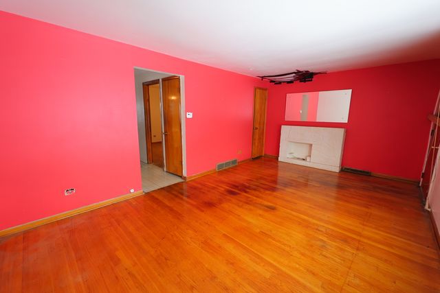 9006 S wallace Street, Chicago, IL 60621